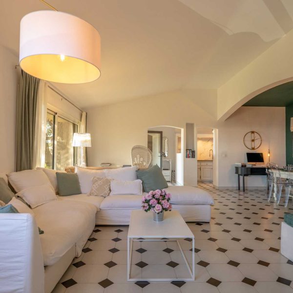 Salle a manger, cuisine et salon